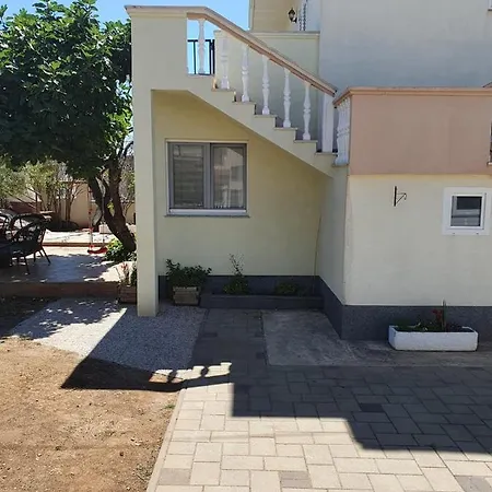 Comfort With Big Balcony - * זאדאר