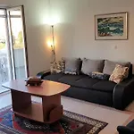 아파트 Comfort With Big Balcony - 자다르